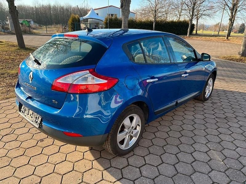Gebraucht Renault Mégane Luxe 131 PS (96 kW) 2012 Blau Limousine