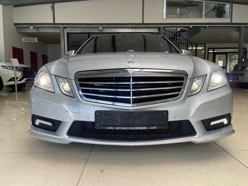 Gebraucht Mercedes E350 231 PS (169 kW) 2009 Silber Limousine