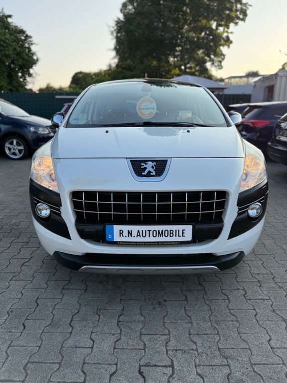 Weiß Gebraucht 2011 Peugeot 3008 Platinum SUV | 5.800 € (Fairer Preis) - Bild 1/4