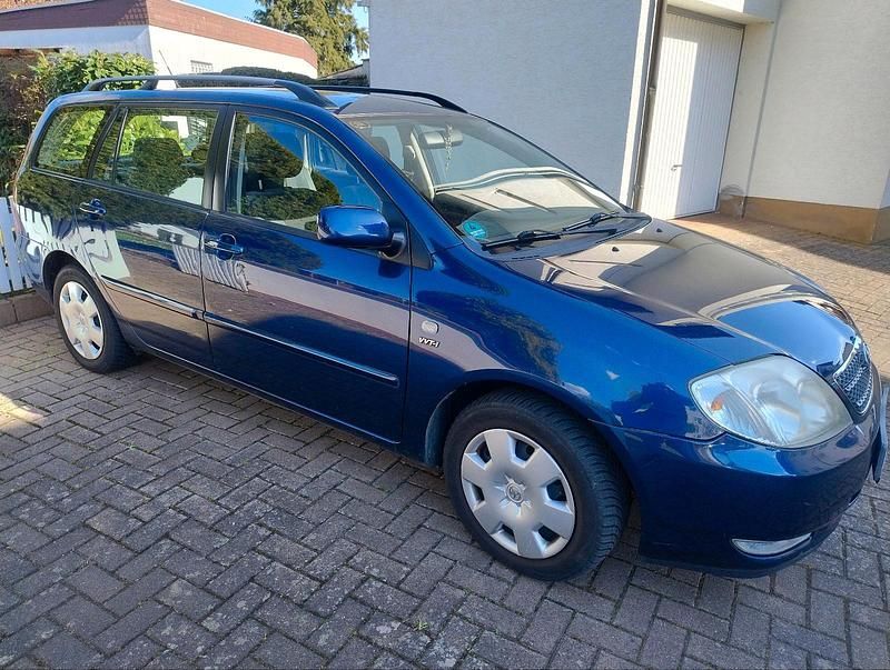 Gebraucht Toyota Corolla 110 PS (80 kW) 2004 Blau Kombi