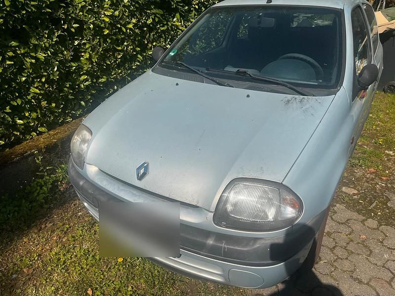 Gebraucht Renault Clio II 58 PS (42 kW) 2001 Grau Kleinwagen