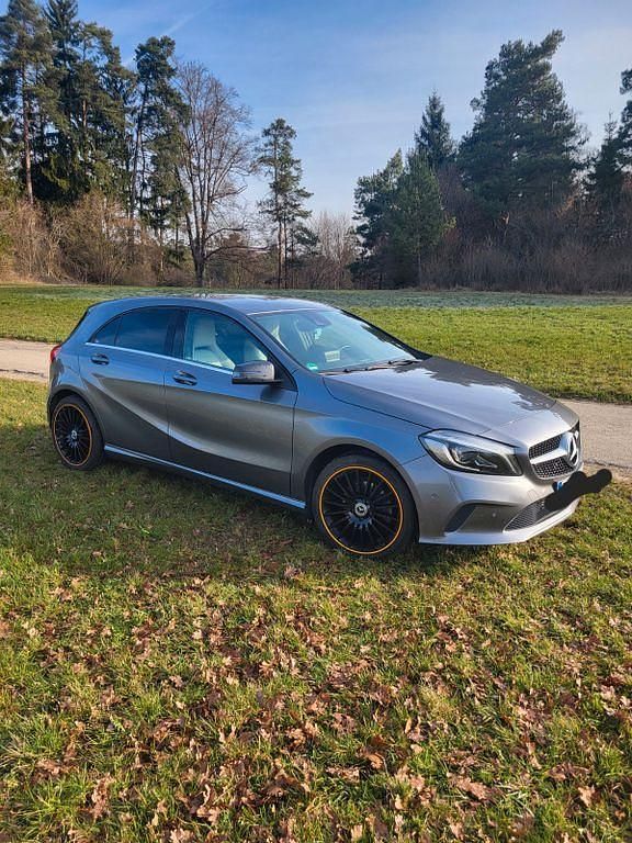 Gebraucht Mercedes 200 156 PS (114 kW) 2017 Grau Limousine