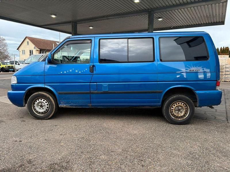 Gebraucht VW Caravelle 102 PS (75 kW) 2000 Blau Van / Kleinbus