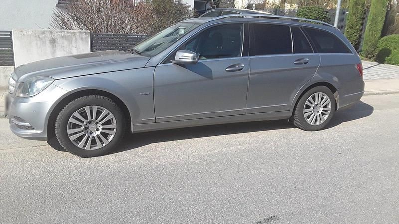 Gebraucht Mercedes C180 156 PS (114 kW) 2011 Andere farben Kombi