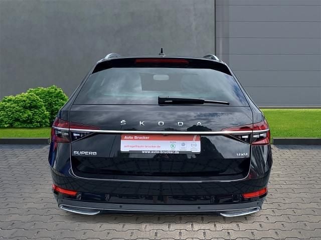 Gebraucht Skoda Superb LAURIN & KLEMENT 200 PS (147 kW) 2023 Schwarz Kombi