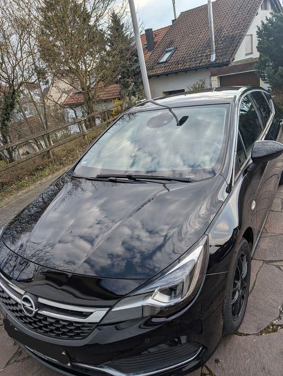 Używany Opel Astra Ultimate 150 KM (110 kW) 2019 Czarny Sedan/Limuzyna