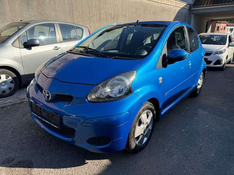 Blau Gebraucht 2009 Toyota Aygo Kleinwagen | 3.800 € (Etwas zu teuer) - Bild 1/4