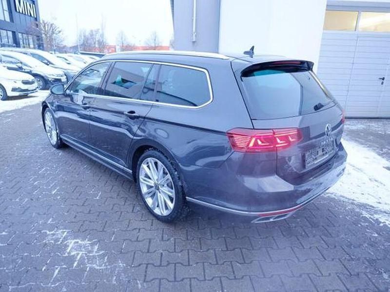 Gebraucht VW Passat R-line 200 PS (147 kW) 2022 Grau Kombi