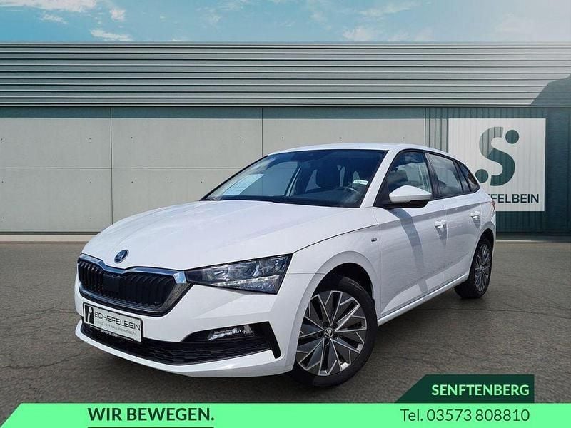 Weiß Gebraucht 2021 Skoda Scala Clever Kleinwagen | 18.980 € (Fairer Preis) - Bild 1/4