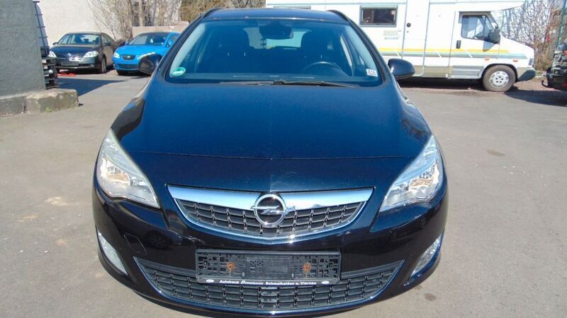 Schwarz Gebraucht 2011 Opel Astra Design Edition Kombi | 3.799 € (Fairer Preis) - Bild 1/4