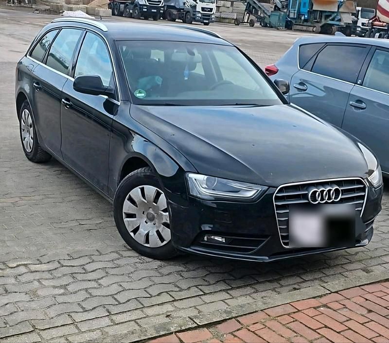 Gebraucht Audi A4 150 PS (110 kW) 2012 Schwarz Kombi