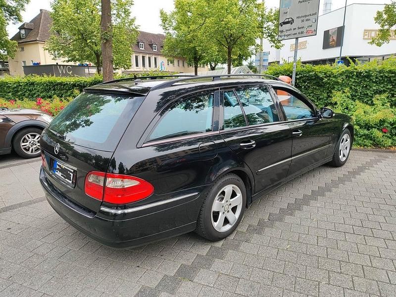 Gebraucht Mercedes E200 Avantgarde 136 PS (100 kW) 2007 Schwarz Limousine