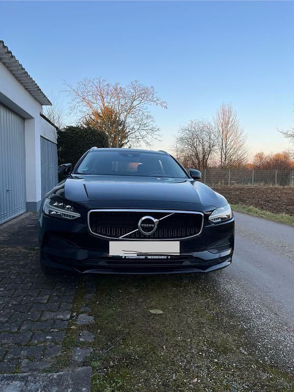 Schwarz Gebraucht 2018 Volvo V90 Momentum Kombi | 18.000 € (Fairer Preis) - Bild 1/4