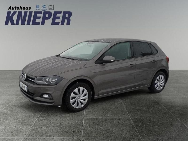 Gebraucht VW Polo Comfortline 95 PS (69 kW) 2019 Limestone grey metallic Limousine