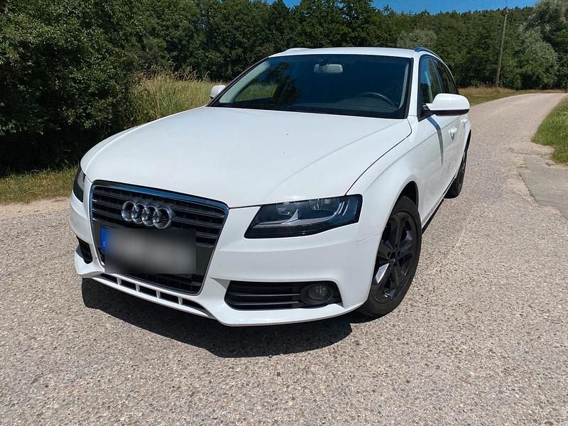 Weiß Gebraucht 2011 Audi A4 Kombi | 7.300 € (Fairer Preis) - Bild 1/4