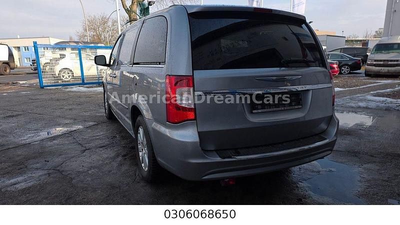 Gebraucht Chrysler Grand Voyager 287 PS (211 kW) 2014 Silber Van / Kleinbus
