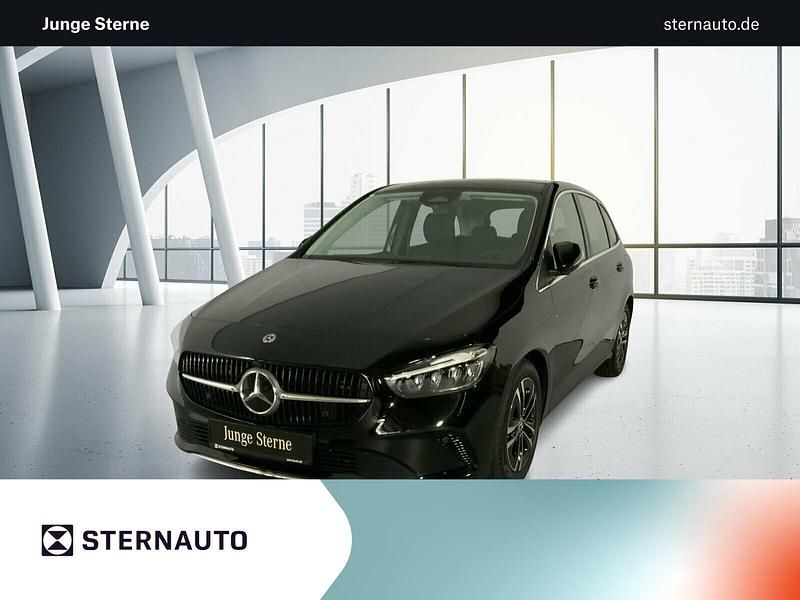 Lack kosmosschwarz Gebraucht 2024 Mercedes B180 Van / Kleinbus | 29.980 € (Guter Preis) - Bild 1/4