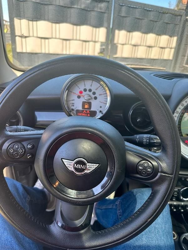 Second-hand Mini Cooper D 110 CP (80 kW) 2012 Negru Hatchback