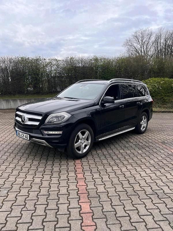 Schwarz Gebraucht 2014 Mercedes 350 SUV | 23.450 € - Bild 1/4