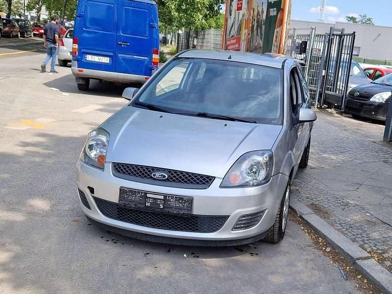 Silber Gebraucht 2008 Ford Fiesta Kleinwagen | 1.950 € (Fairer Preis) - Bild 1/4