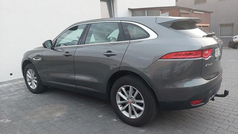 Gebraucht Jaguar F-Pace Pure 179 PS (131 kW) 2016 Grau SUV