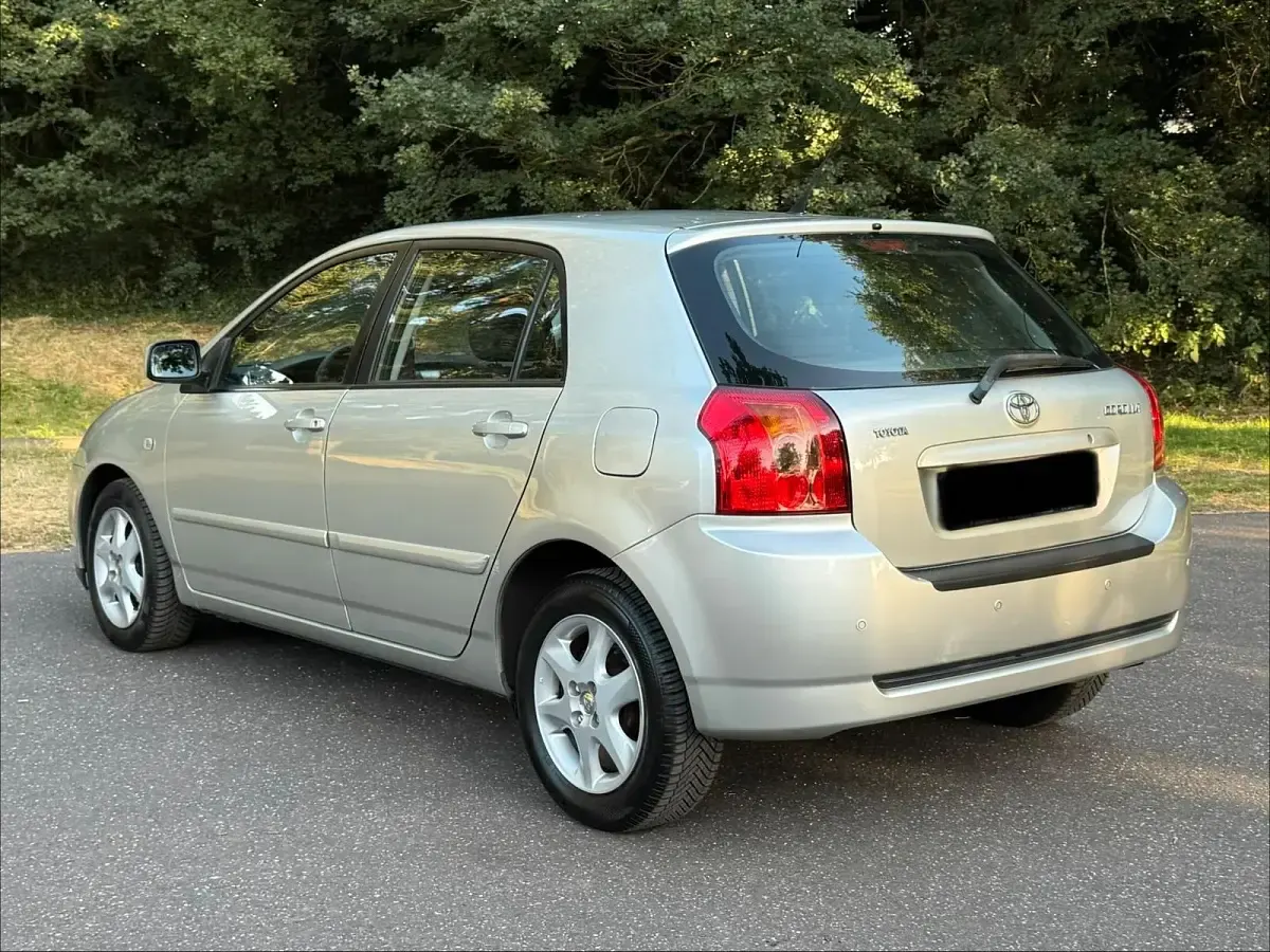 Gebraucht Toyota Corolla 96 PS (70 kW) 2006 Silber Limousine