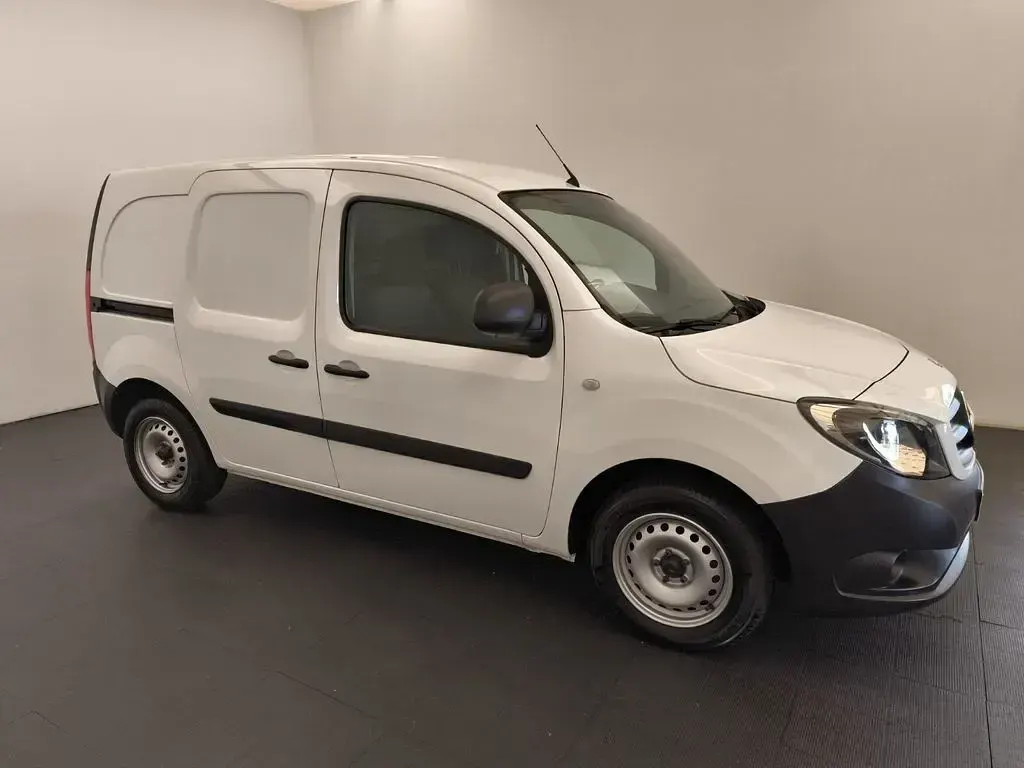 Gebraucht Mercedes Citan 108 80 PS (58 kW) 2021 Arktikweiß Van / Kleinbus