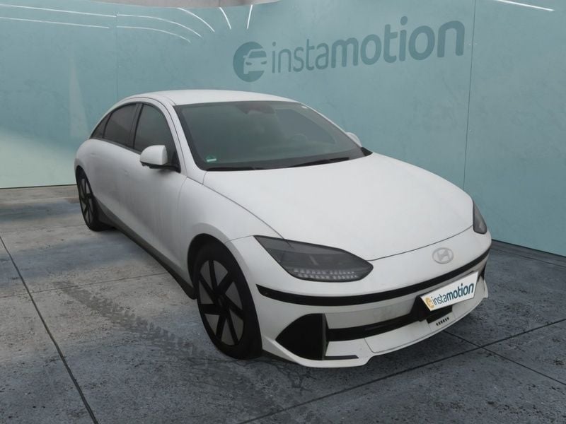 Weiß Gebraucht 2023 Hyundai Ioniq 6 Techniq Limousine | 34.800 € (Superpreis) - Bild 1/3