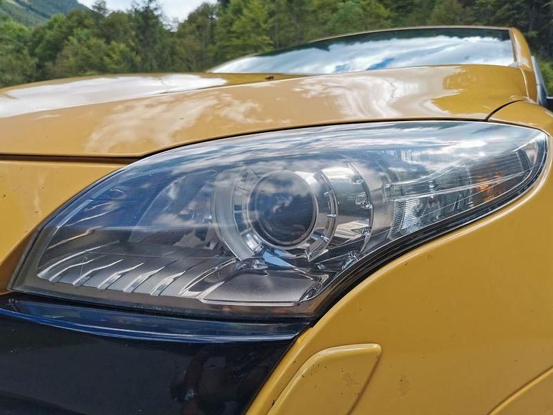 Gebraucht Renault Mégane III 250 PS (183 kW) 2010 Gelb Coupé