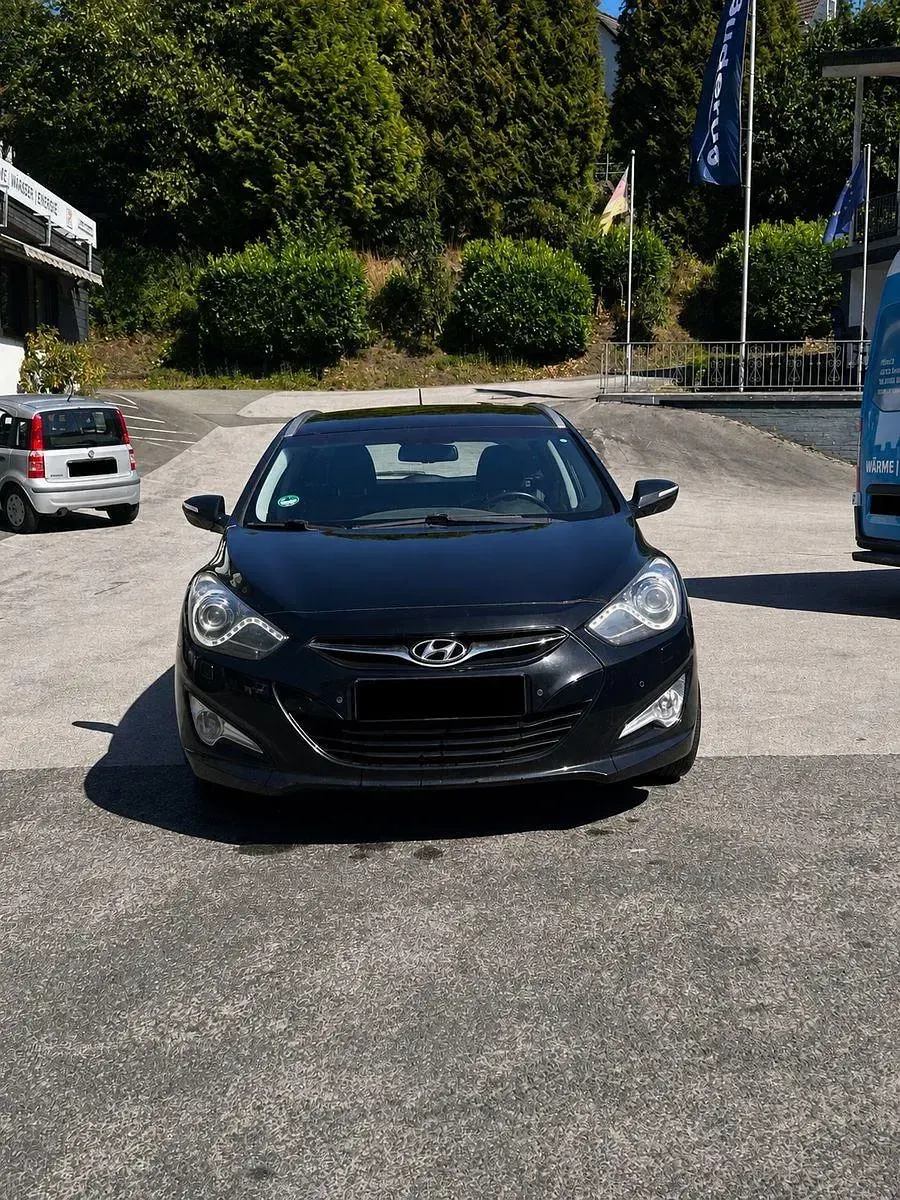 Gebraucht Hyundai i40 Style 136 PS (100 kW) 2013 Schwarz Kombi