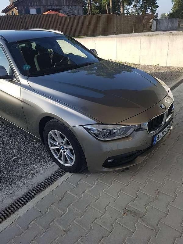 Grau Gebraucht 2019 BMW 320 Gran Turismo Limousine | 16.600 € (Guter Preis) - Bild 1/4