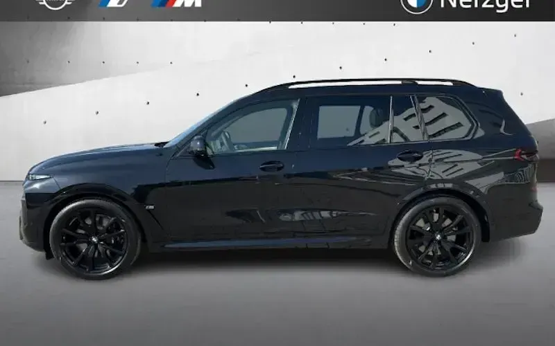 Neu BMW X7 M Sport 530 PS (389 kW) 2026 Schwarz SUV