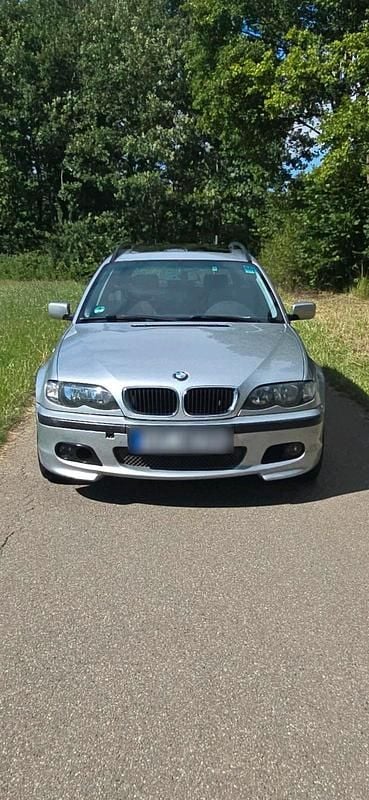 Grau Gebraucht 2002 BMW 320 M Sport Kombi | 2.450 € (Fairer Preis) - Bild 1/4