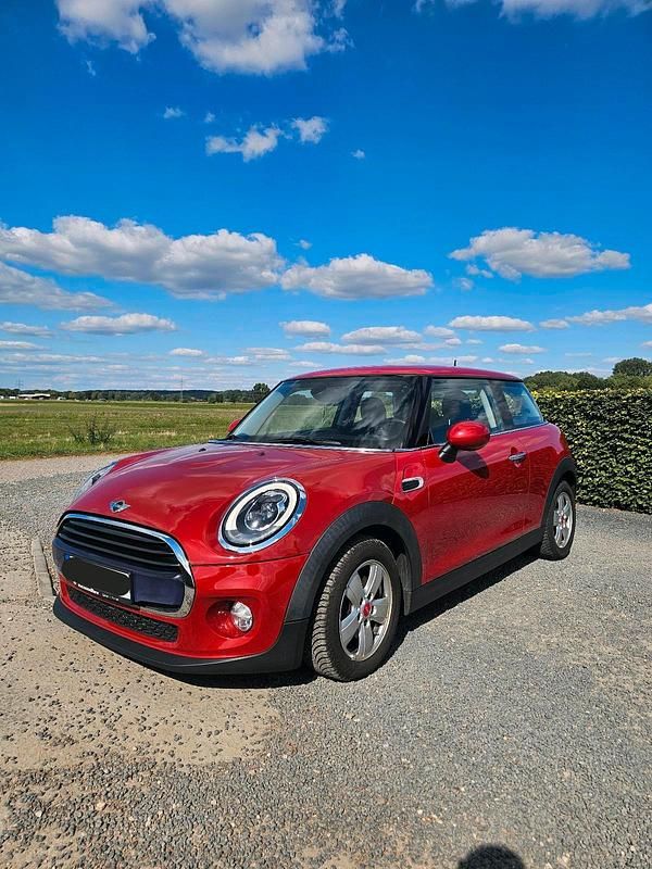 Rot Gebraucht 2015 Mini Cooper Kleinwagen | 8.299 € (Guter Preis) - Bild 1/4