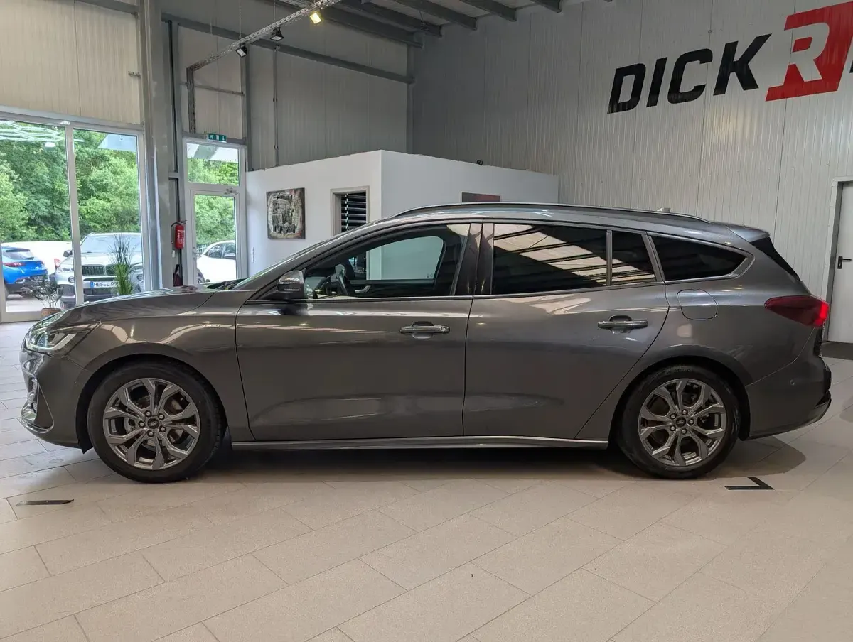 Gebraucht Ford Focus ST-Line 155 PS (114 kW) 2024 Grau Kombi