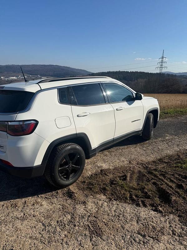 Usado Jeep Compass Longitude 140 CV (102 kW) 2017 Blanco SUV
