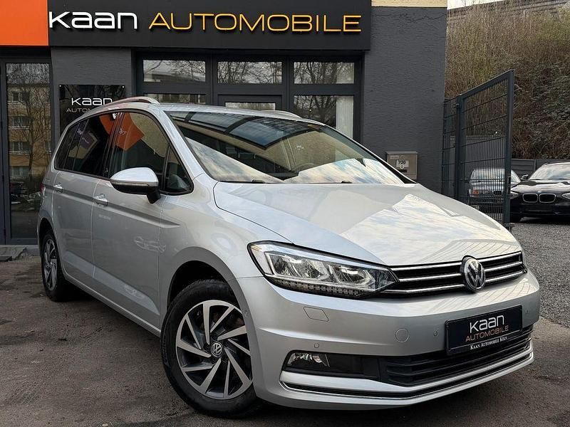 Gebraucht VW Touran Sound 116 PS (85 kW) 2017 Reflexsilber metallic Van / Kleinbus
