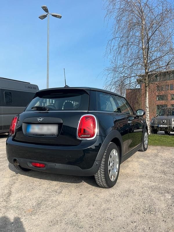 Second-hand Mini ONE 102 CP (75 kW) 2019 Negru Hatchback
