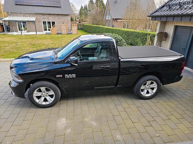 Schwarz Gebraucht 2016 Dodge Ram Abholung | 38.000 € (Etwas zu teuer) - Bild 1/4