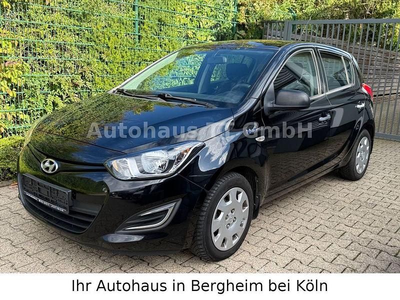 Gebraucht Hyundai i20 Trend 75 PS (55 kW) 2013 Schwarz Kleinwagen