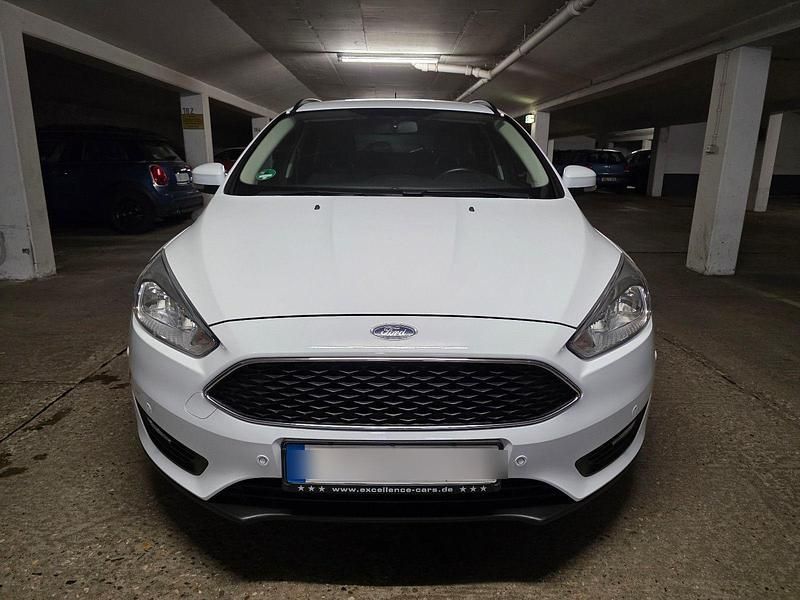 Gebraucht Ford Focus 105 PS (77 kW) 2018 Weiß Kombi