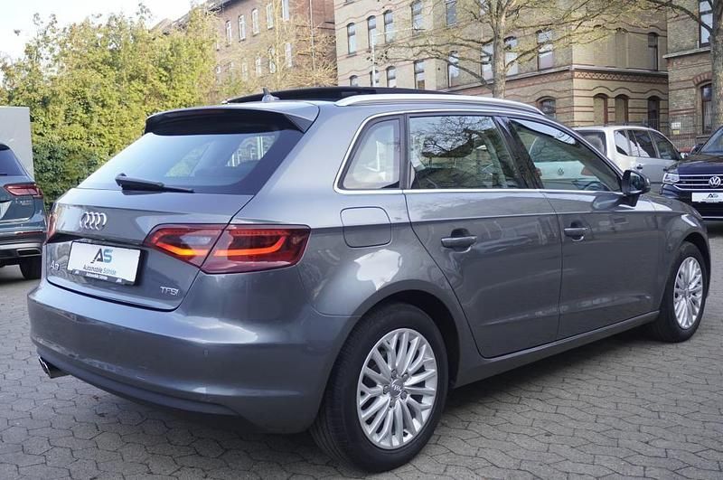 Gebraucht Audi A3 Ambiente 140 PS (102 kW) 2014 Grau Limousine