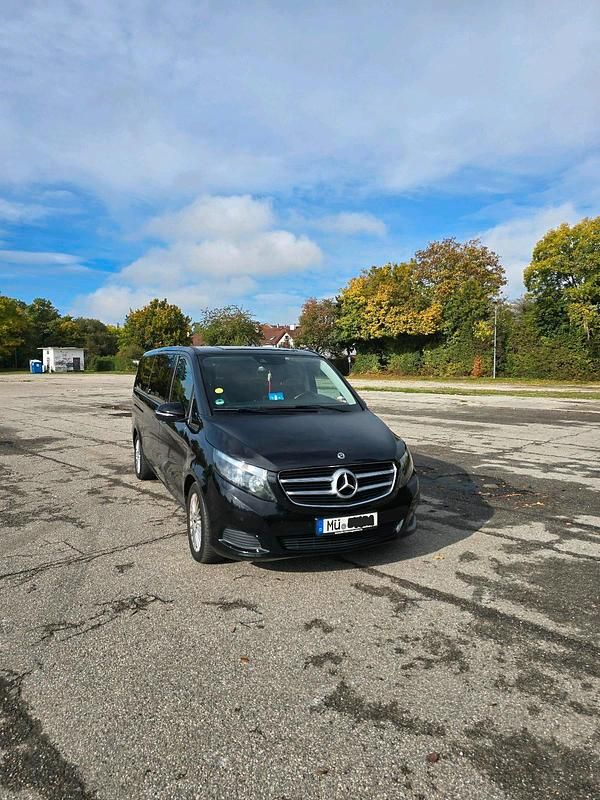 Gebraucht Mercedes V220 163 PS (119 kW) 2017 Schwarz Van / Kleinbus