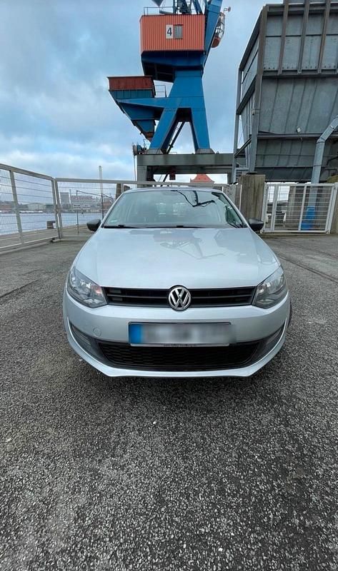 Silber Gebraucht 2010 VW Polo Limousine | 3.000 € (Superpreis) - Bild 1/4