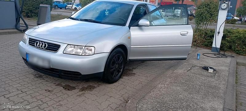 Silber Gebraucht 2000 Audi A3 Kleinwagen | 1.000 € (Fairer Preis) - Bild 1/4
