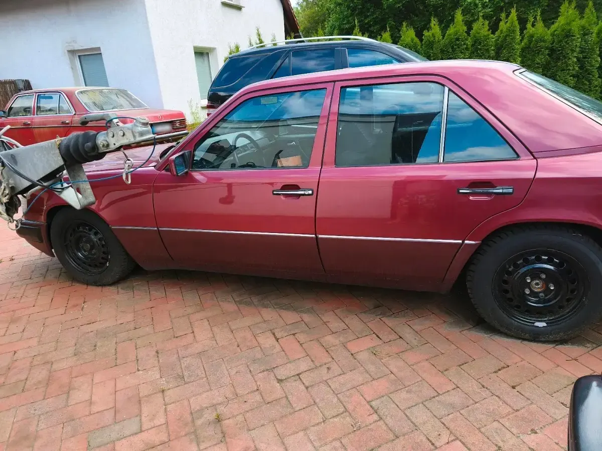 Gebraucht Mercedes E230 1991 Rot Limousine