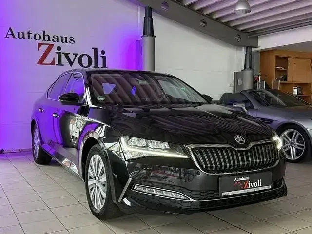 Gebraucht Skoda Superb Ambition 218 PS (160 kW) 2022 Schwarz Limousine