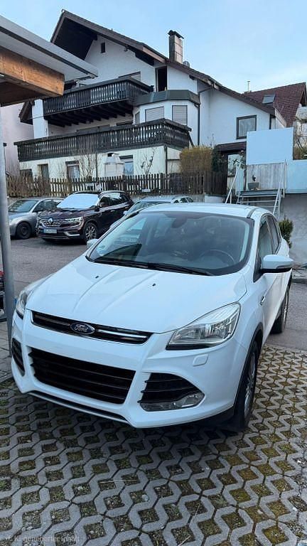 Gebraucht Ford Kuga Titanium 140 PS (102 kW) 2014 Weiß SUV