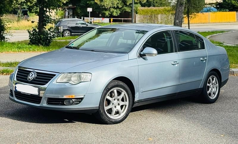 Blau Gebraucht 2008 VW Passat Sportline Limousine | 1.650 € (Superpreis) - Bild 1/4