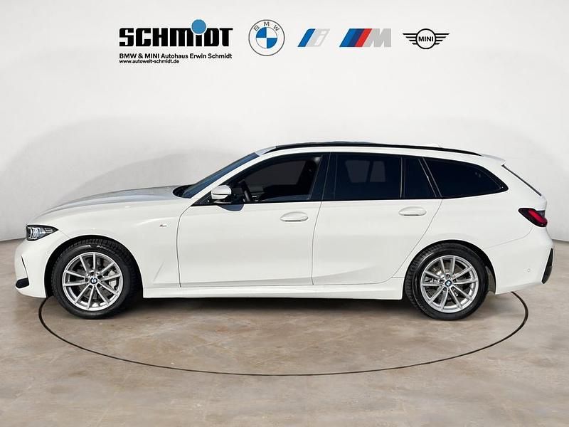 Gebraucht BMW 330 M Sport 286 PS (210 kW) 2025 Alpinweiß uni Kombi